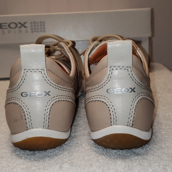 Geox Respira Vega leather & suede sneaker, taupe 7 - Picture 5 of 12